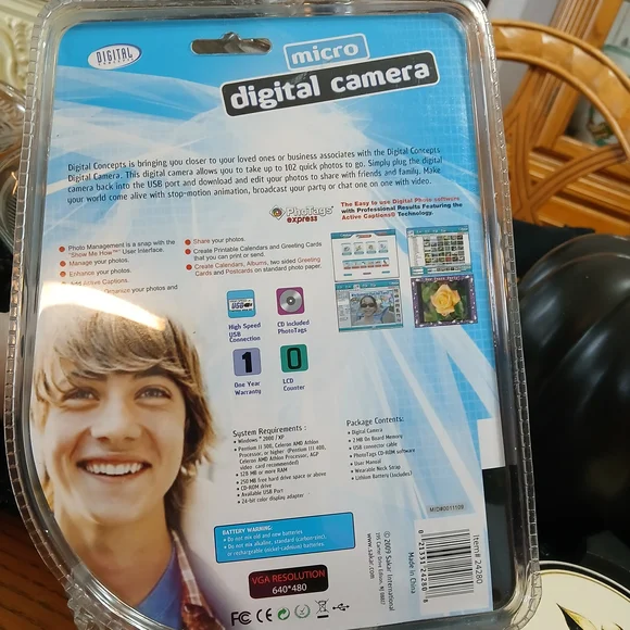 Micros Sleek Black Digital Camera - Picture 7 of 8